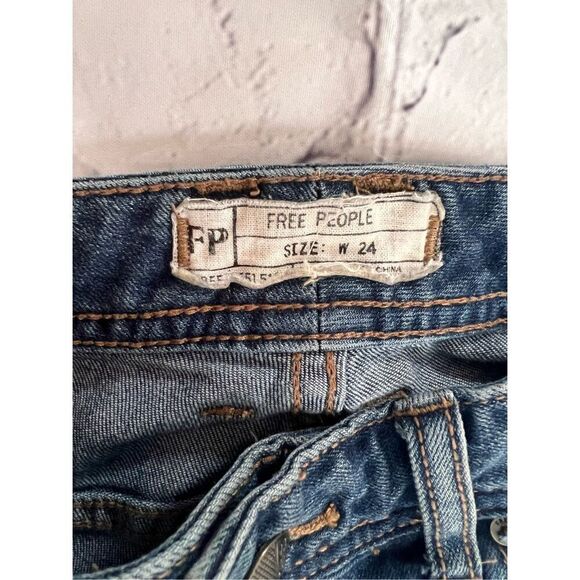 Free People Women's Size 24 Frayed Hem Ankle Skinny Jeans Blue Distressed Denim - Picture 4 of 4